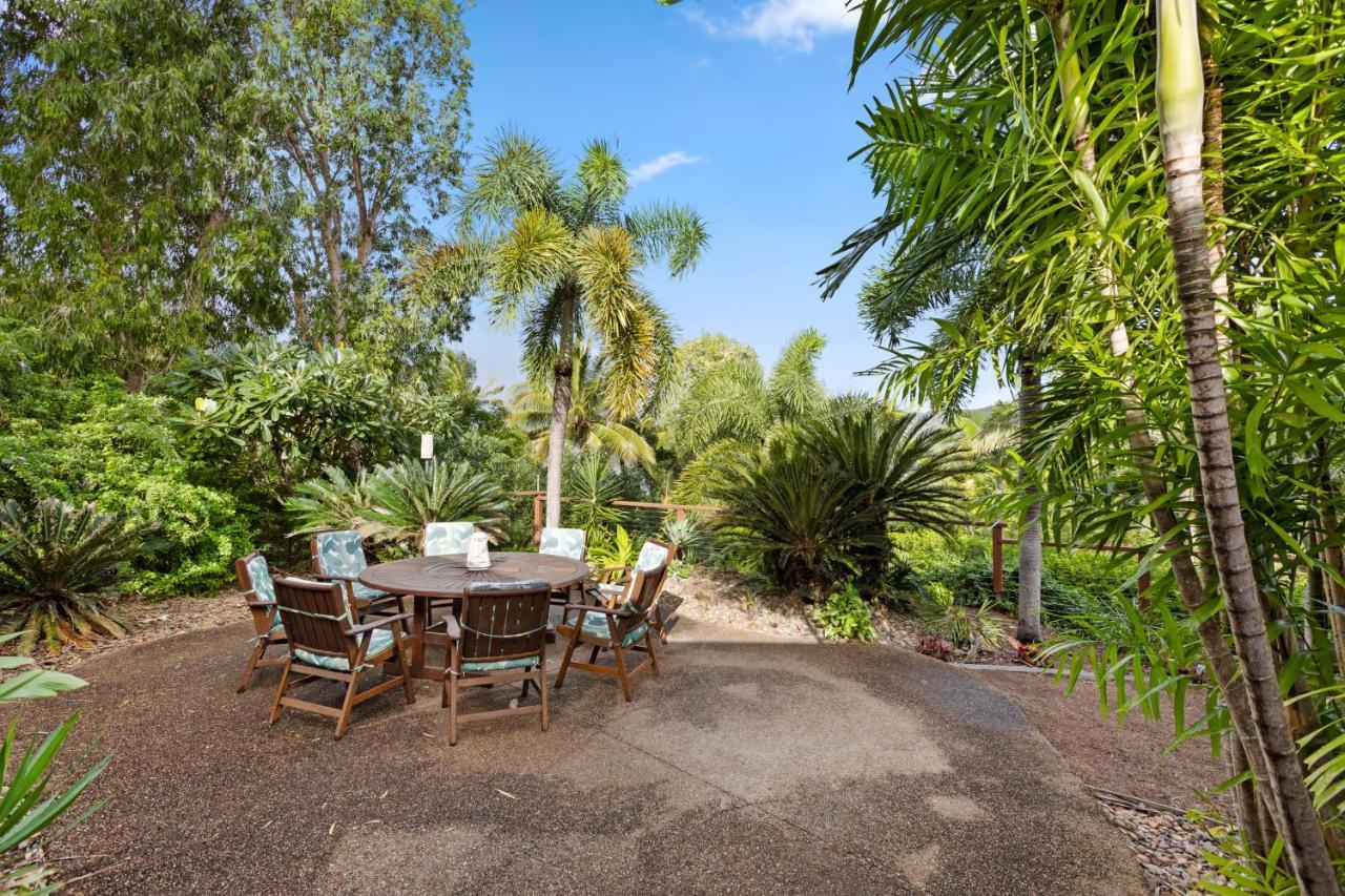 The Palms On Hamilton Island Villa Exteriör bild