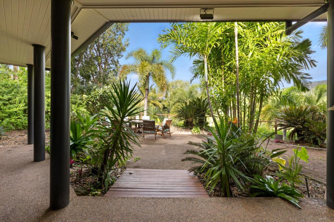 The Palms On Hamilton Island Villa Exteriör bild